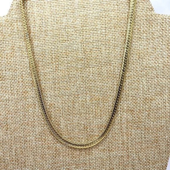 VINTAGE Herringbone Golden Chain Necklace - American Showcase 16” 70’s vibe - Picture 2 of 8